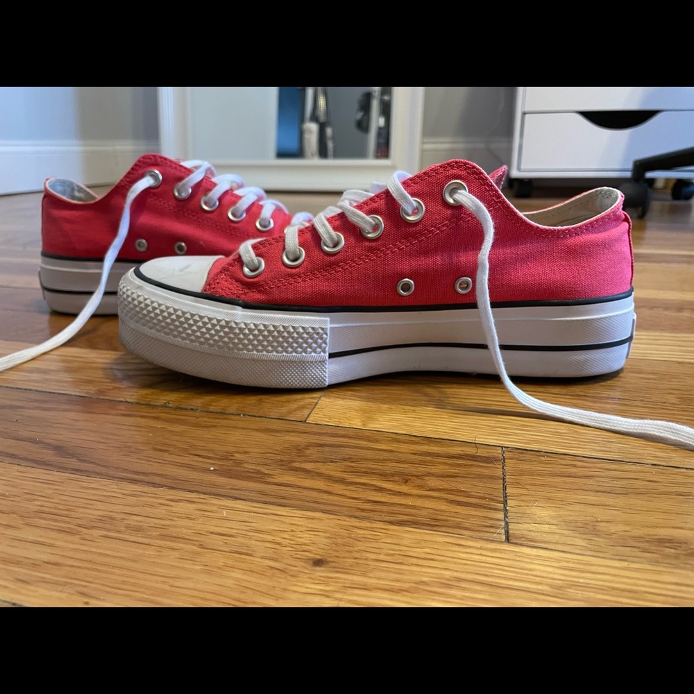 Pink platform converse